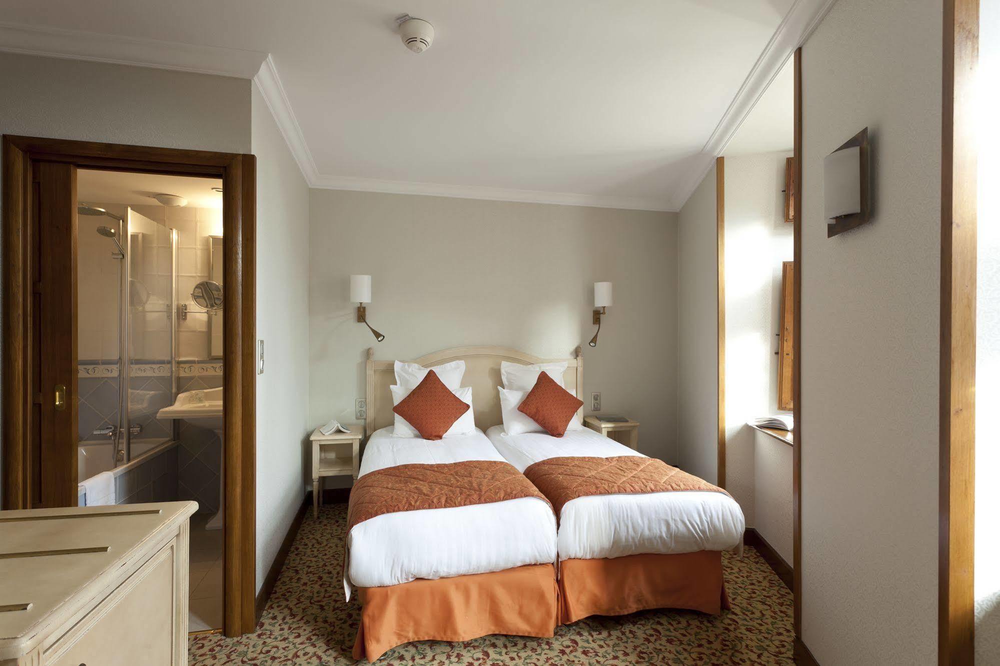 Auberge Saint Pierre Mont-Saint-Michel Luaran gambar