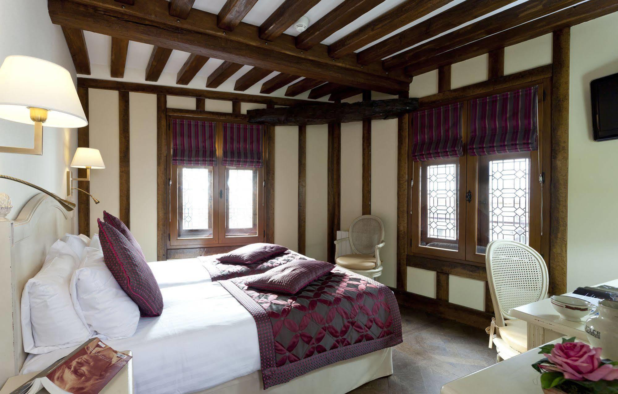 Auberge Saint Pierre Mont-Saint-Michel Luaran gambar